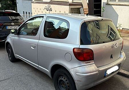 Toyota Yaris TÜV NEU 2027