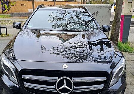 Mercedes-Benz GLA 180 (156.942)