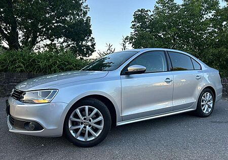 VW Jetta Volkswagen 1.6 TDI Comfortline Navi/Nur89TKM/1.Hand