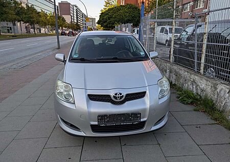 Toyota Auris Team