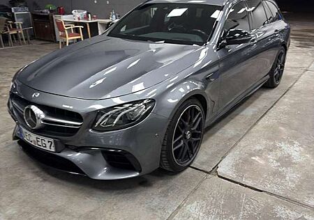 Mercedes-Benz E 63 AMG E63S AMG 4-Matic SchalensitzeBurmester Perform.