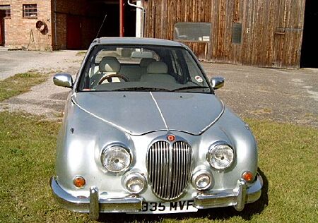 Nissan Micra Sonderfahrzeug Jaguar MK II