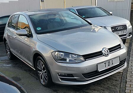 VW Golf Volkswagen Allstar BMT 1.6 TDI Lim. 5 türig - Navi