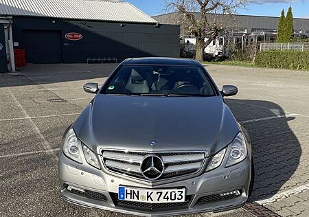 Mercedes-Benz E 250 CGI Coupe BlueEFFICIENCY Automatik Elegance