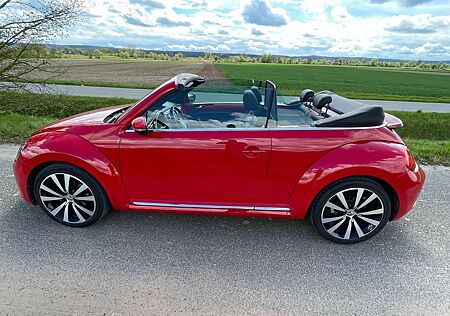 VW Beetle Volkswagen Cabrio 1.4 TSI Design BMT, tornadorot