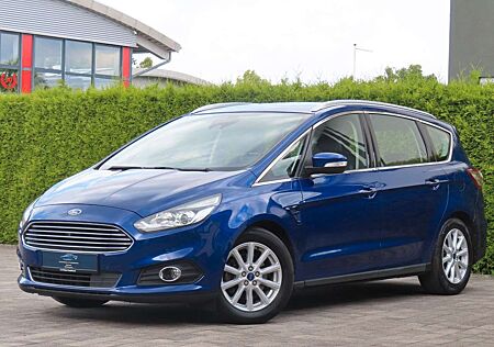 Ford S-Max Titanium *Aut. / AHK / 7-Sitzer / 179 PS*