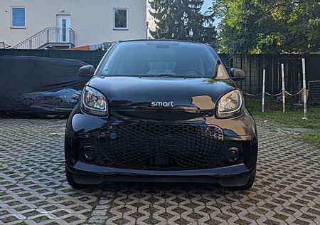 Smart ForTwo EQ Coupé | 1. Hand | 22 kW Schnelllader