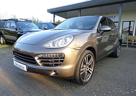 Porsche Cayenne 3,0 V6 Diesel BI-XENON LEDER (beige) NAVI PDC