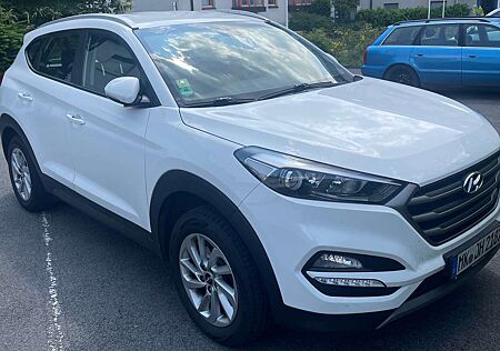 Hyundai Tucson blue 1.6 GDi 2WD Navi