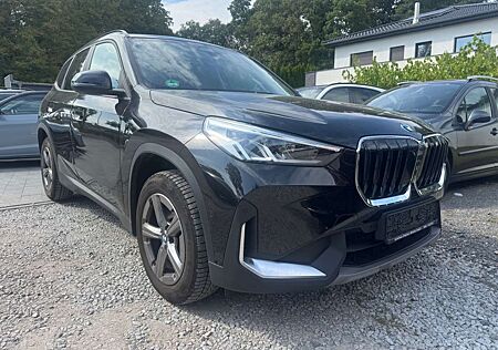BMW X1 23 i xDrive *PANO/LEDER/KAMERA*
