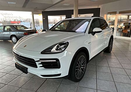 Porsche Cayenne E-Hybrid Pano AZV LED Scheckheft