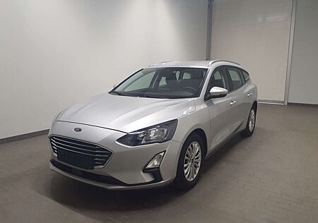 Ford Focus Turnier Titanium NAV LED TEMP APPLINK PDC APA LHZ