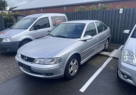 Opel Vectra 1.6 Komfort