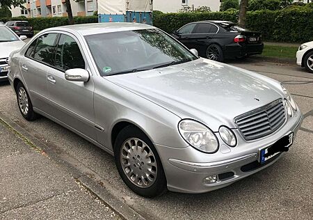 Mercedes-Benz E 240 (211.061)