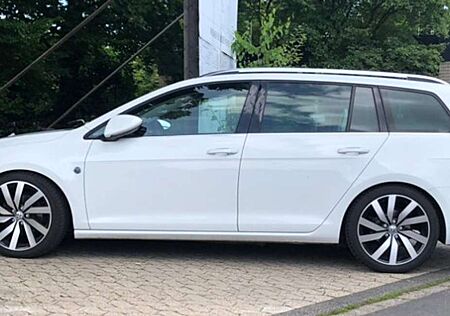 VW Golf Variant Volkswagen 2.0 TDI BlueMotion Technology DSG Hig