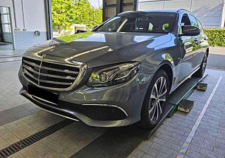 Mercedes-Benz E 300 de T Head UP eSitze KAmera Leder