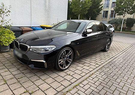 BMW M550i M550 xDrive Aut. Garantie bis 04/2026 bei
