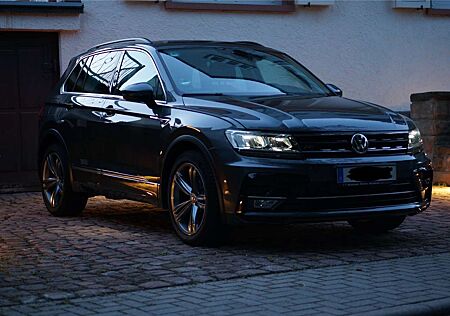 VW Tiguan Volkswagen 2.0 TDI SCR Comfortline R-Line Exterieur