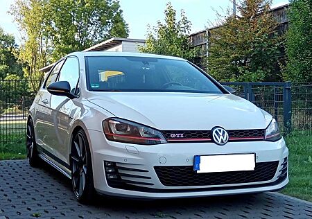 VW Golf GTI Volkswagen Performance | H&R | DCC | 19"+ 18'' I
