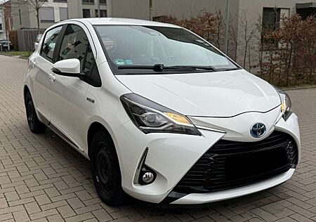 Toyota Yaris Hybrid Team D