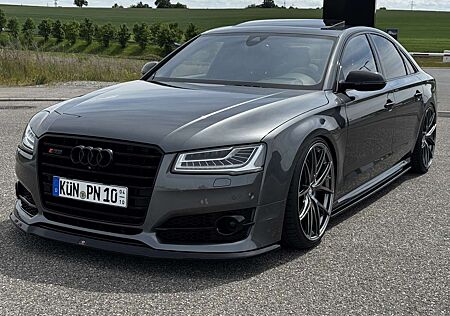 Audi S8 (RS8?) 700PS/950NM 22 Zoll Voll
