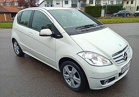 Mercedes-Benz A 180 Avantgarde, Sitzheizung, Navi, orig.KM