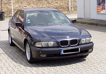 BMW 523 5er # Klimaautomatik+Schiebedach / Automatik / PDC