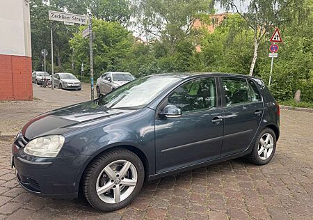 VW Golf Volkswagen 1.6 Trendline Automatik