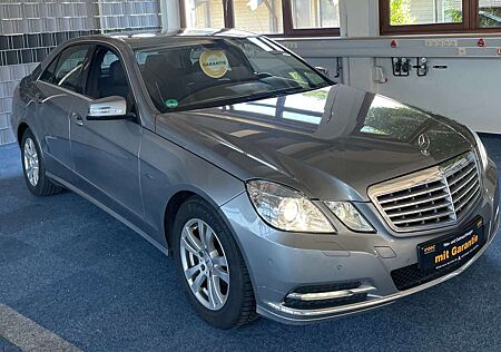 Mercedes-Benz E 300 CDI (212.025) // 2-Hand // Leder// Navi //