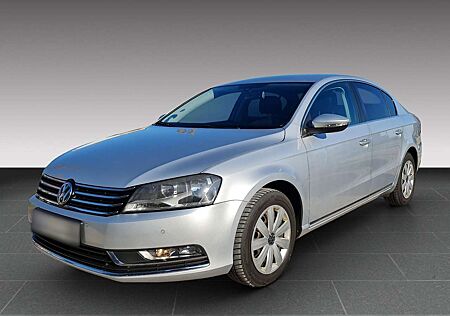 VW Passat gebraucht kaufen VW Passat Volkswagen BlueMotion 2.0 TDI / AHK