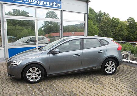 Volvo V40 Momentum