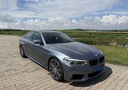 BMW M550 i xDrive V8