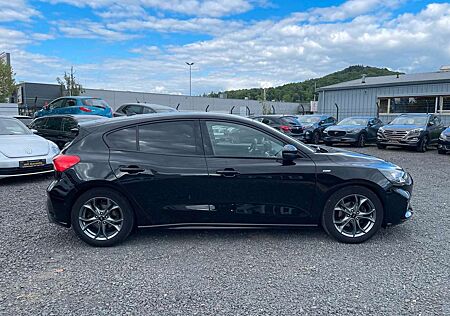 Ford Focus Lim. ST-Line