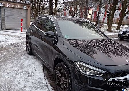 Mercedes-Benz GLA 250 8G-DCT AMG Line