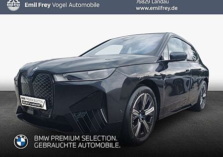 BMW iX xDrive50, Glasdach, SHZ