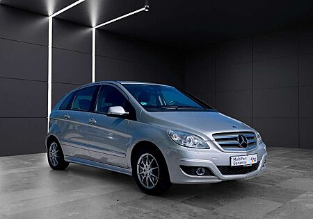 Mercedes-Benz B 200 gebraucht kaufen Mercedes-Benz B 200 Bi-Xenon~MFL~8-Fach bereift