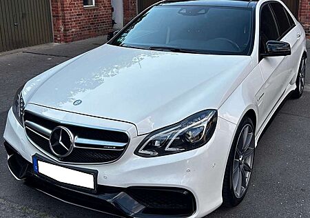 Mercedes-Benz E 63 AMG E63 AMG S 4 Matic,Nav,Led,Kam 380,Panorama,2.Hd,GW