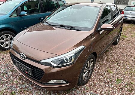 Hyundai i20 blue Style