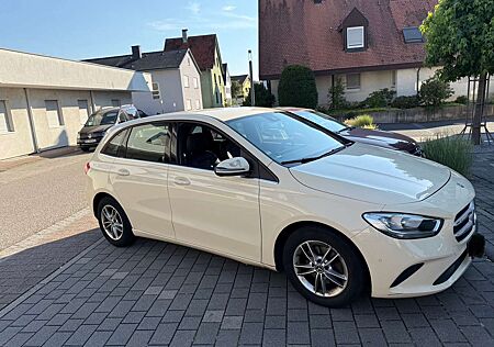 Mercedes-Benz B 180 d 7G-DCT Progressive