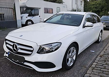 Mercedes-Benz E 220 d T 9G-TRONIC