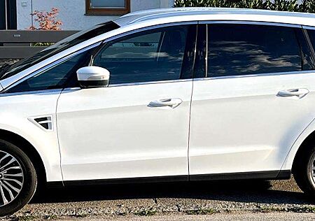 Ford S-Max Titanium