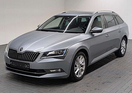 Skoda Superb Combi Bi-Xenon/Navi/SHZ/PDC/elHeck/Canton