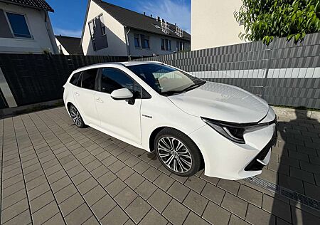 Toyota Corolla 2.0 Hybrid Touring Sports Team Deutschland