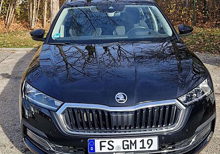 Skoda Octavia Combi 2.0 TDI DSG First Edition