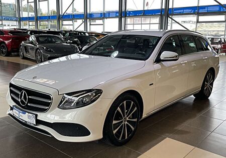 Mercedes-Benz E 300 Avantgarde*LED*Navi*R.Cam*Ambiente*Burmester