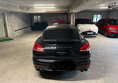 Porsche Panamera 4 PDK