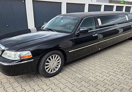 Lincoln Town Car 4.6 Stretchlimousine 8,00m TÜV 12/2026