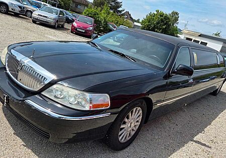 Lincoln Town Car 4.6 Stretchlimousine 8,00m TÜV 12/2026
