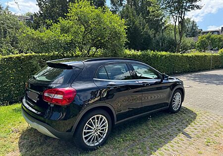 Mercedes-Benz GLA 200 (CDI) d 4Matic 7G-DCT