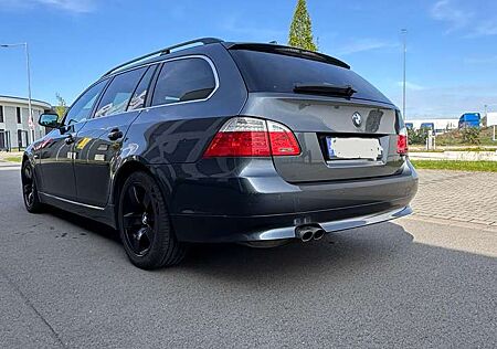 BMW 525 Touring*Automatik*Ledersitze*8-FachBereift*head up